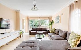 Spacious Menlyn Maine Villa