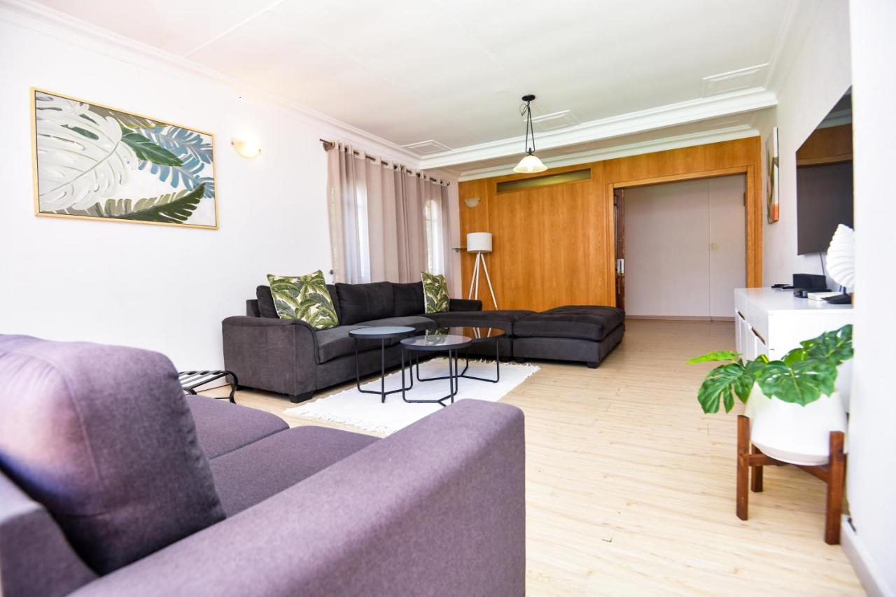 Spacious Menlyn Maine Villa Pretoria Exterior photo