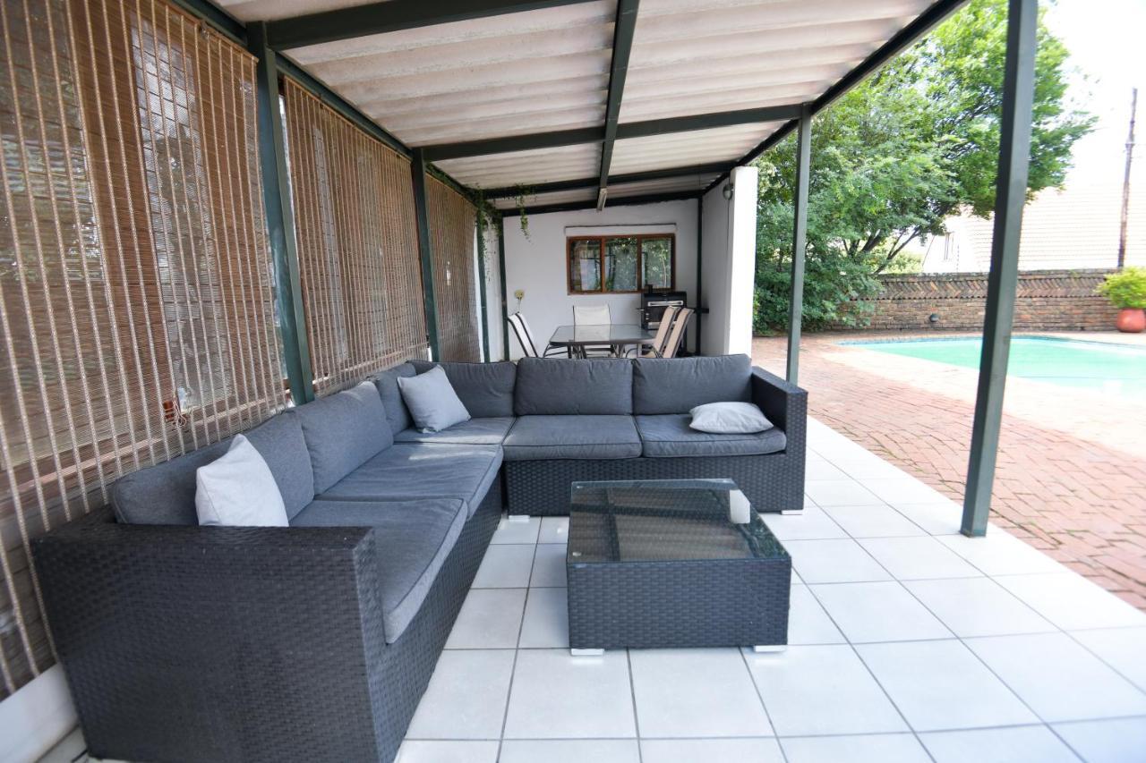 Spacious Menlyn Maine Villa Pretoria Exterior photo
